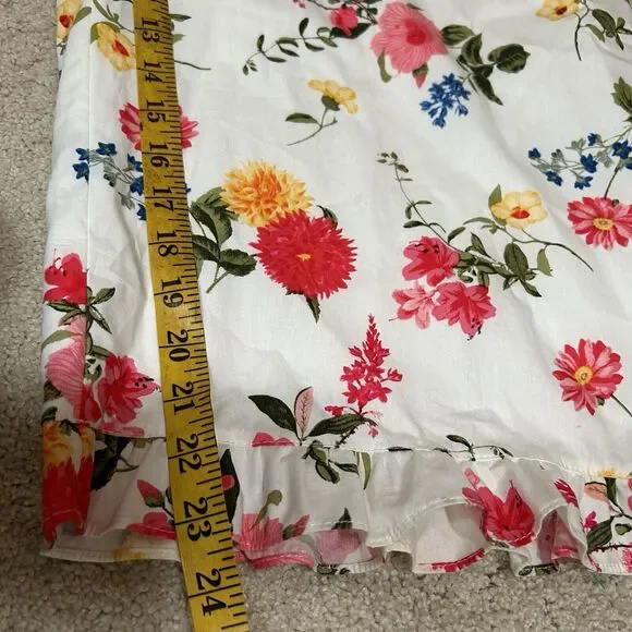 NWT Gal Meets Glam Beverly White Floral Cropped Jumpsuit Women's Size 14 - Picture 11 of 11